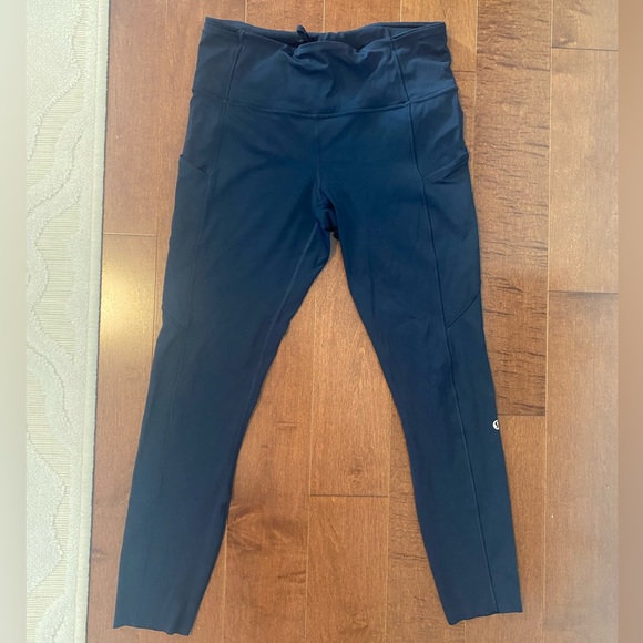 Lululemon Women leggings fast & free size 8 - Picture 3 of 5